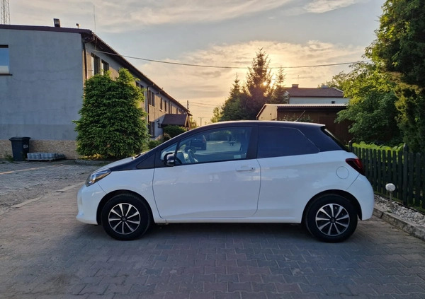 Toyota Yaris cena 24999 przebieg: 169000, rok produkcji 2015 z Olkusz małe 137
